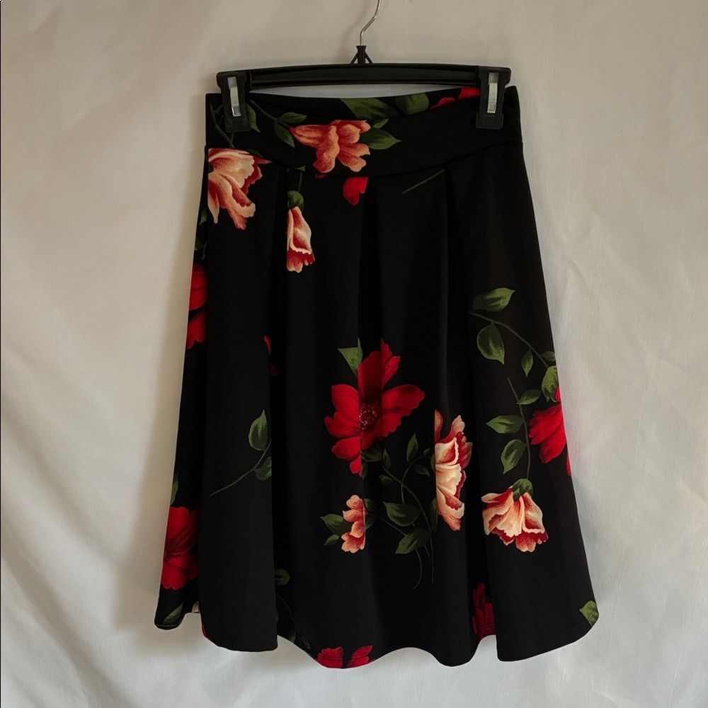 See you Monday black floral A-line/circular gorgeous pull up modest skirt Sz S